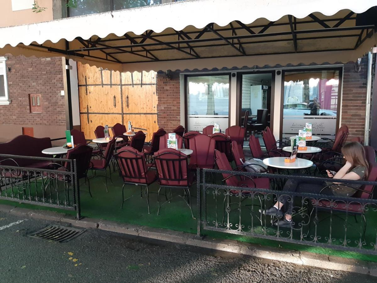 Bed&Breakfast INTERMEZZO CAFFE Kikinda Esterno foto