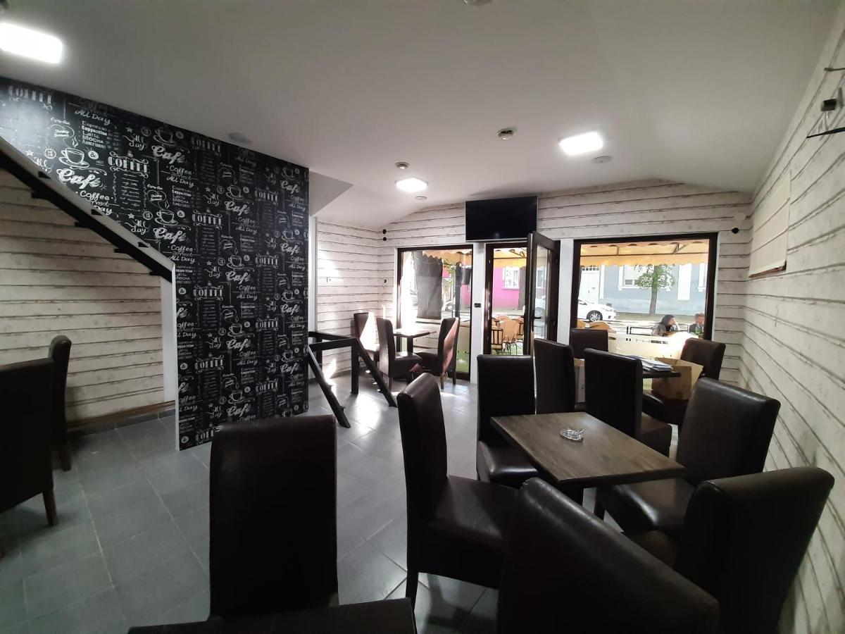 Bed&Breakfast INTERMEZZO CAFFE Kikinda Esterno foto