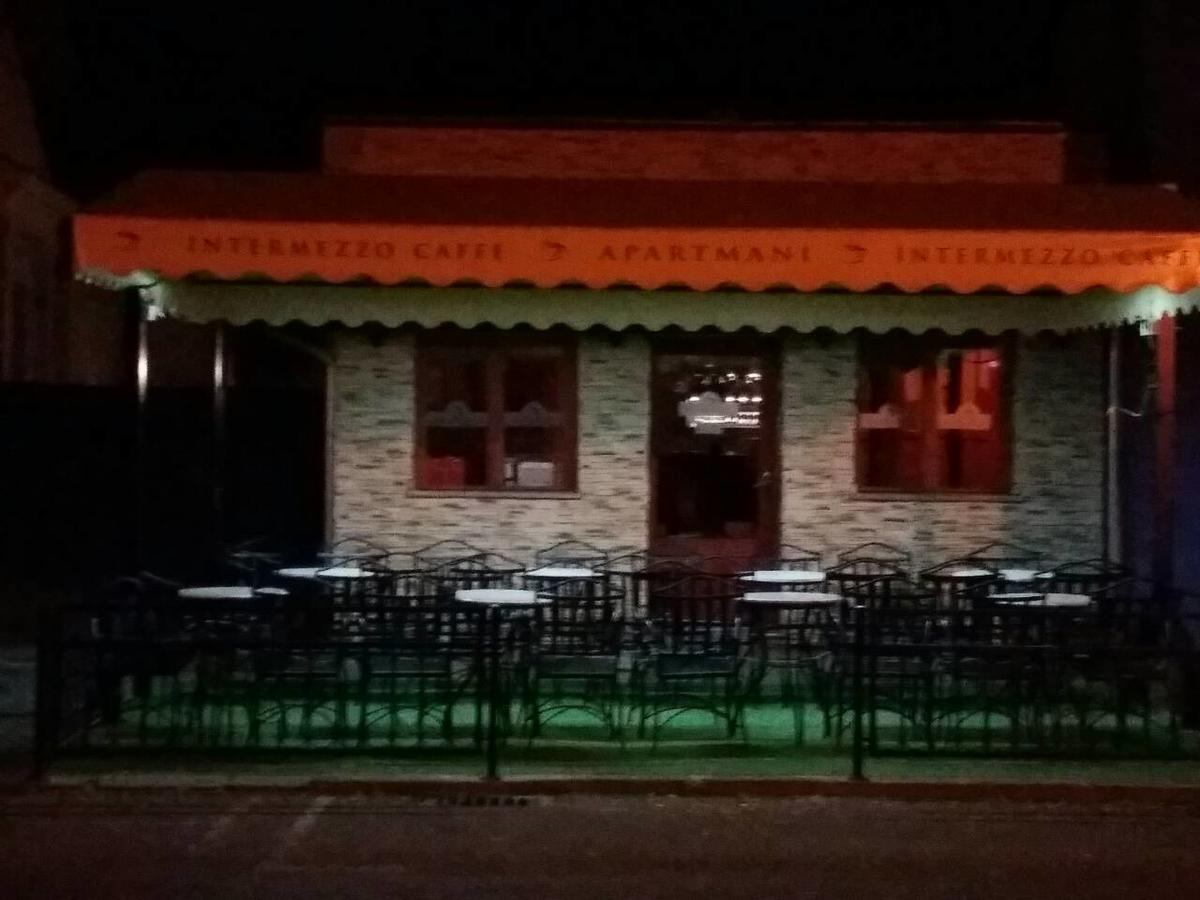 Bed&Breakfast INTERMEZZO CAFFE Kikinda Esterno foto